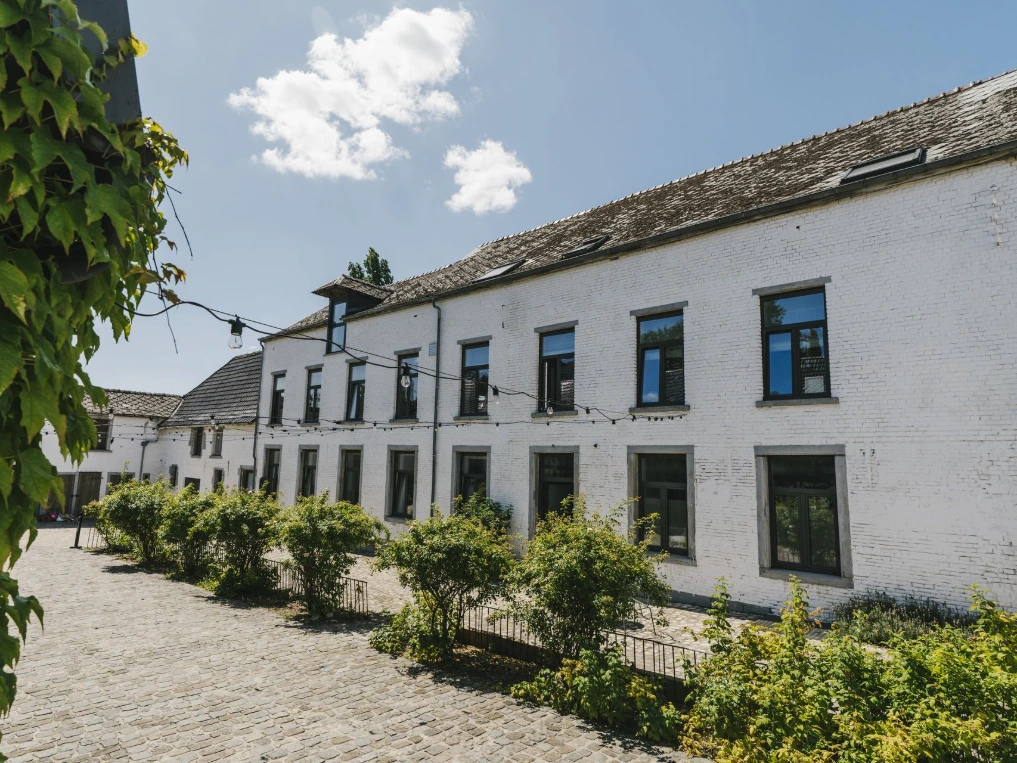 Façade de la Ferme de Willambroux, espace de coworking à Nivelles